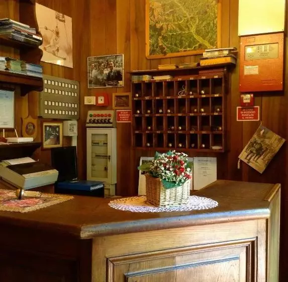 ホテル Albergo Ristorante Da Carlino