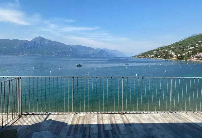 Hotelli Baia Dei Pini