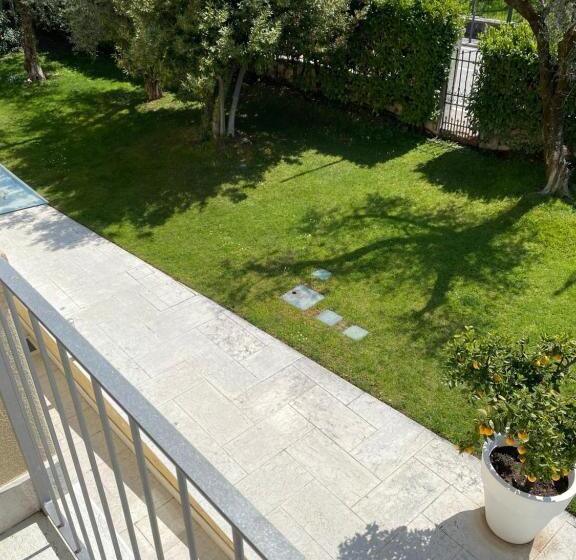 בית מלון כפרי Baia Dei Pini