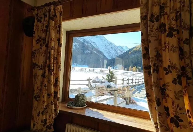 Hotelli Bouton D Or   Cogne