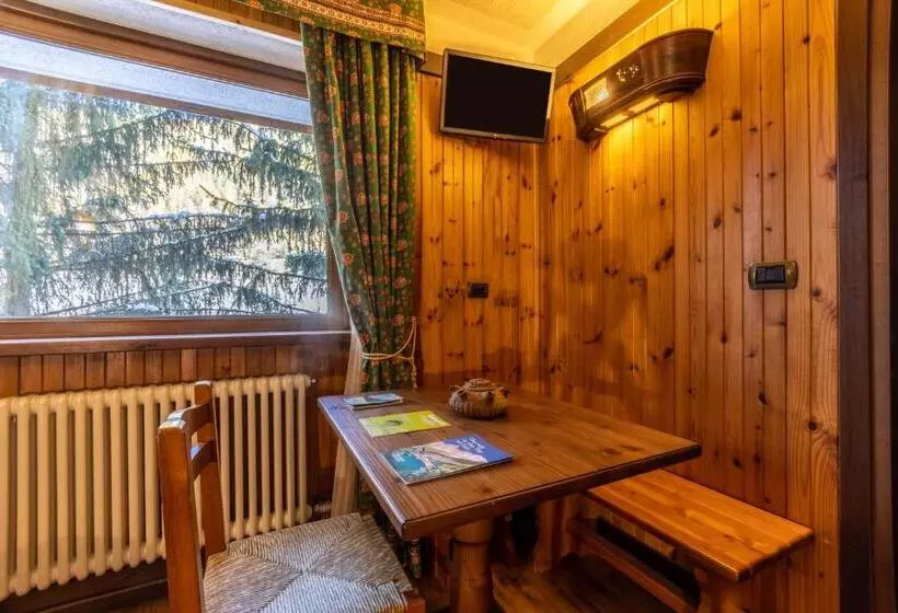 Hotelli Bouton D Or   Cogne