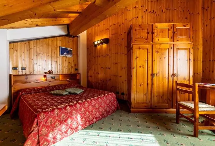 Hotelli Bouton D Or   Cogne