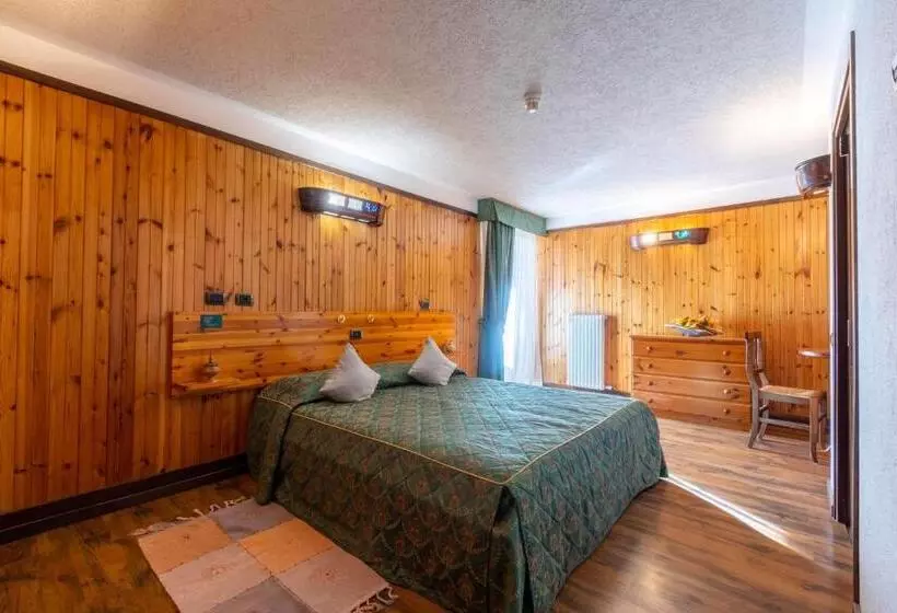 Hotelli Bouton D Or   Cogne