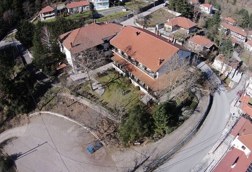 Country Club Hotel & Suites