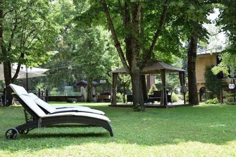 Hotelli Lh Albergo Il Picchio