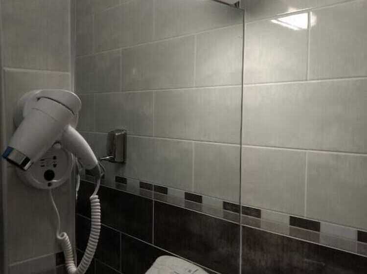 ホテル Terminus Fontainebleau Avon