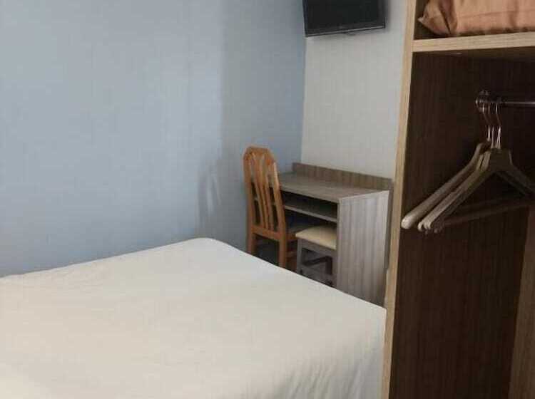 ホテル Terminus Fontainebleau Avon