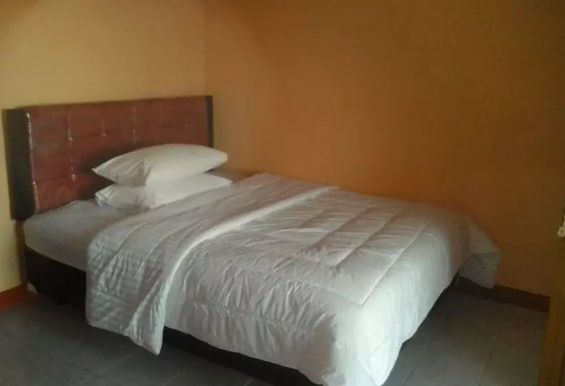 Hotelli Villa Alam Flores
