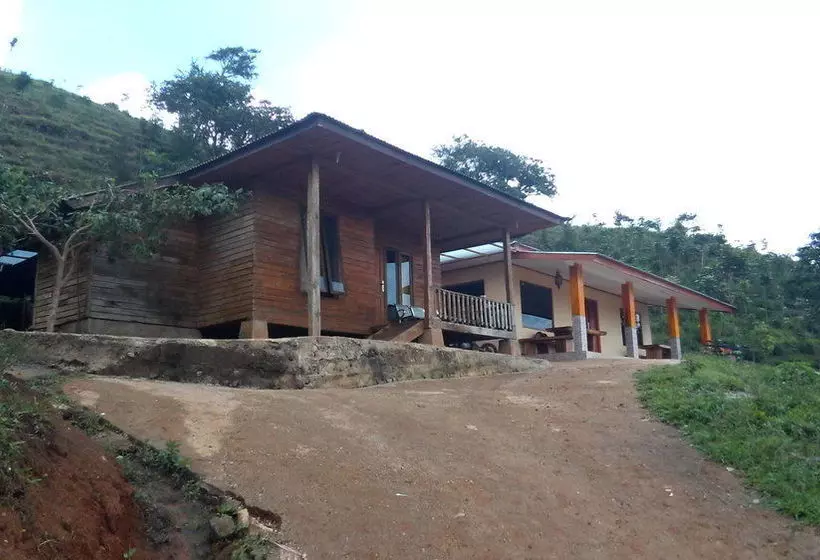 Hotelli Villa Alam Flores