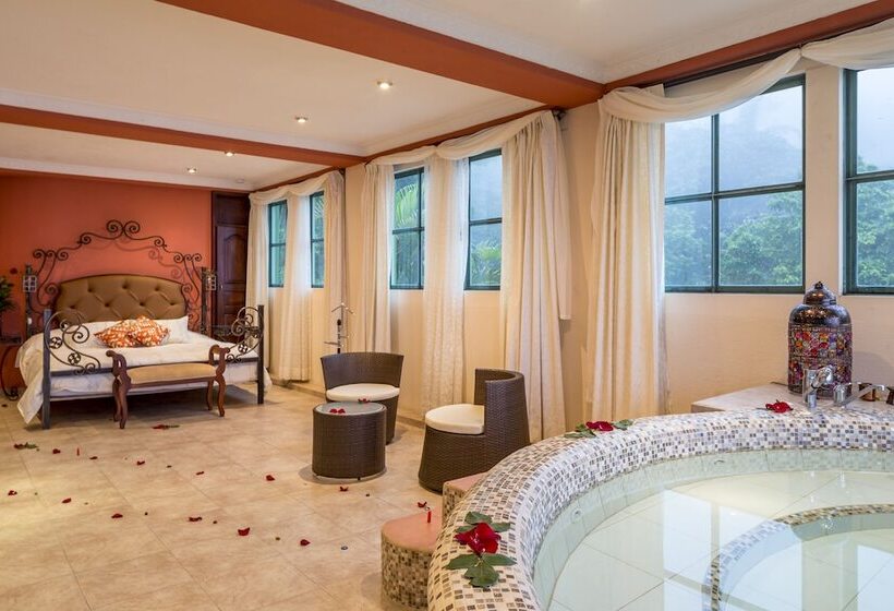 Hotelli Yumbo Love Experience