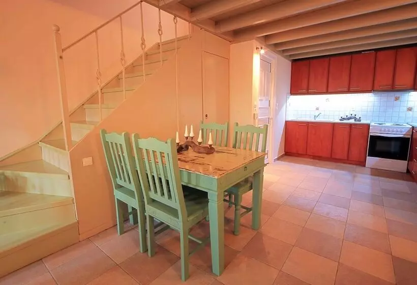 Cozy Residences In The Center Of Volissos Village   Lydia Lithos