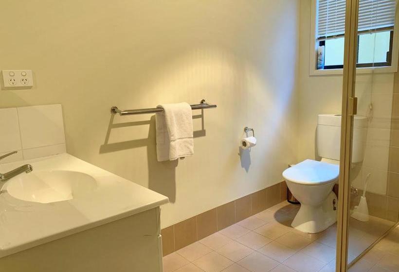 Motel Stay On Sullivan