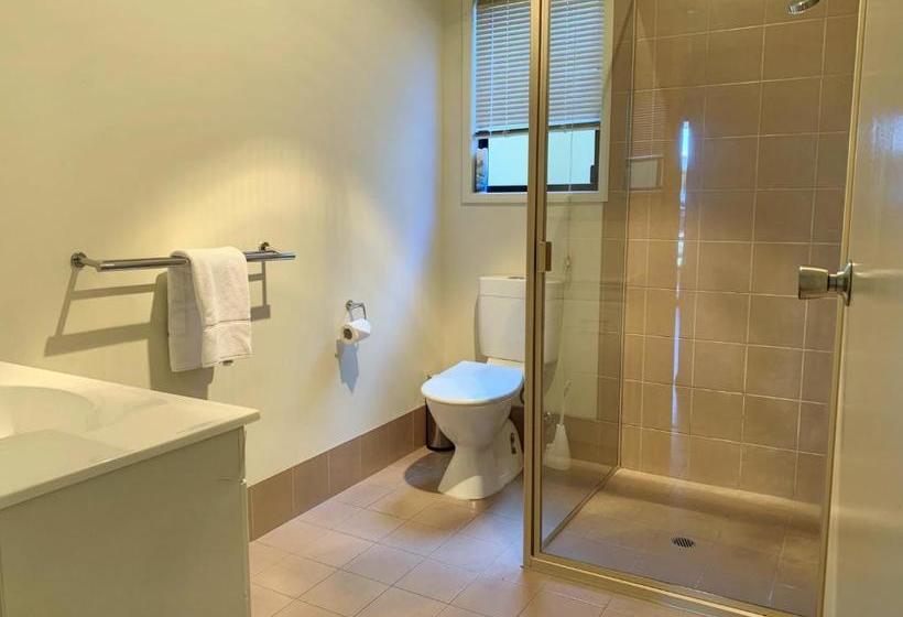 Motel Stay On Sullivan