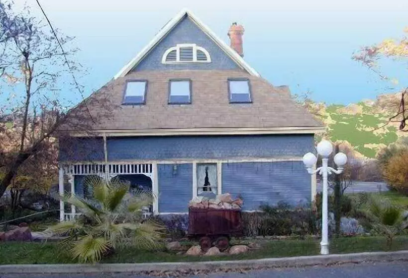 Robins Nest Bed & Breakfast