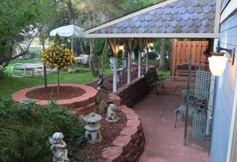 Robins Nest Bed & Breakfast