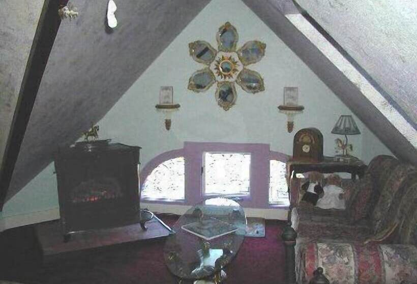 Robins Nest Bed & Breakfast