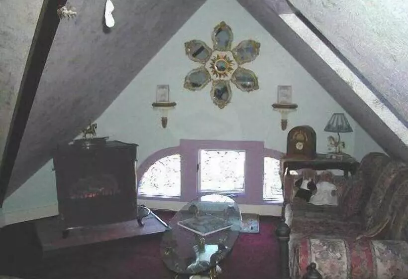 Robins Nest Bed & Breakfast