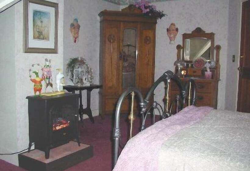 Robins Nest Bed & Breakfast