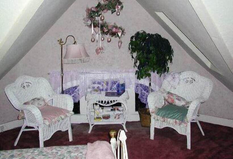 Robins Nest Bed & Breakfast