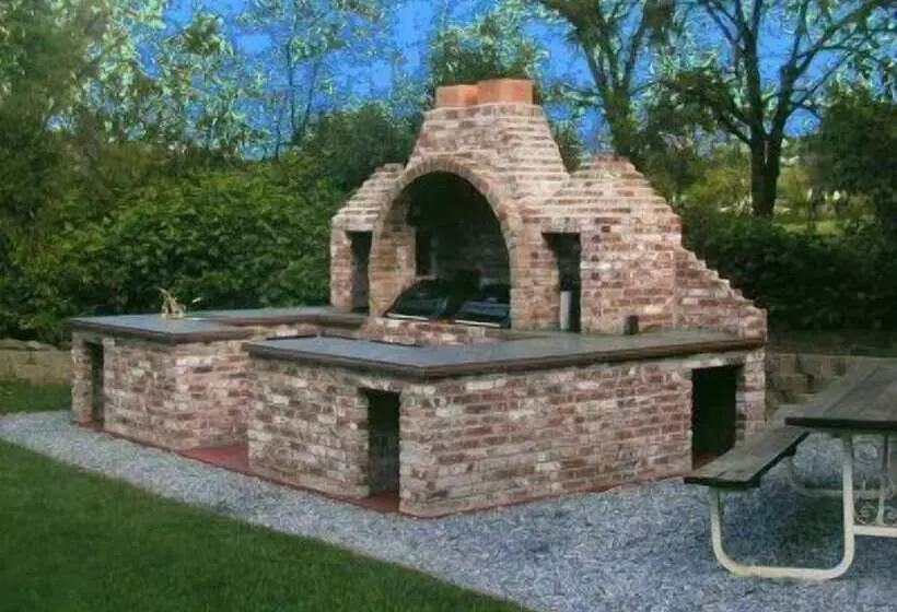 Robins Nest Bed & Breakfast