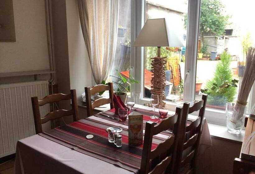 Общежитие Auberge Du Cheval Blanc Logis