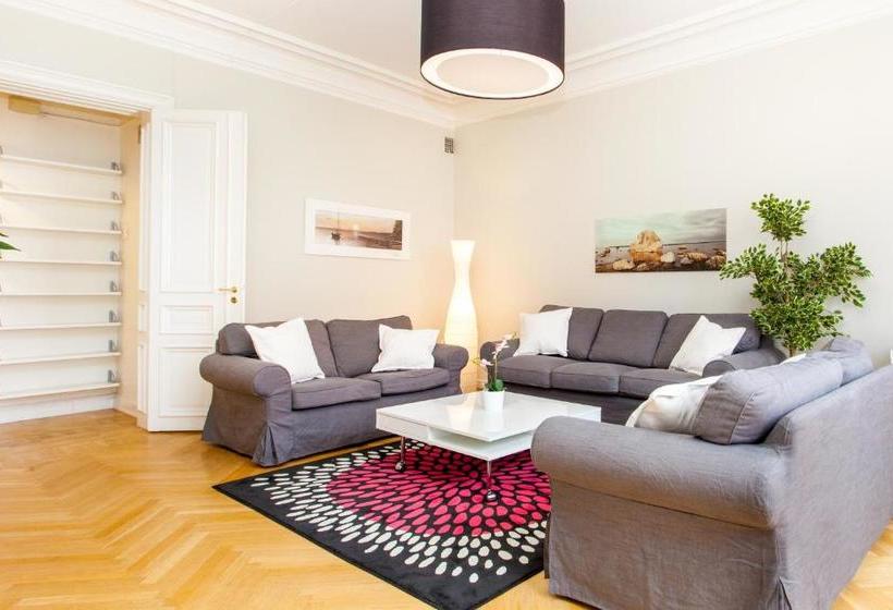 Aparthotel Apartdirect Sveavägen