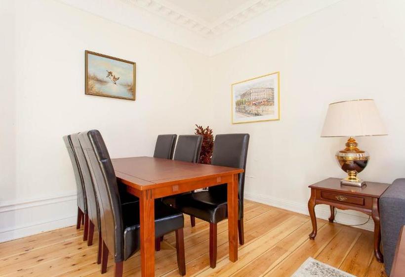 Aparthotel Apartdirect Sveavägen