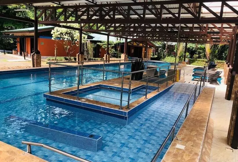 Avita Lodge Hotel De Montaña