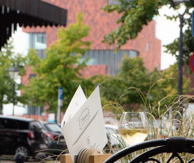 تختخواب و صبحانه Dock 29