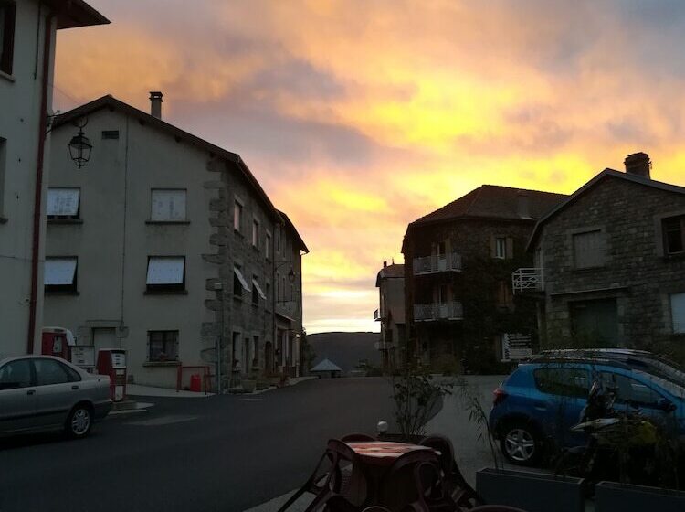 צימר Le Relais De Rochepaule