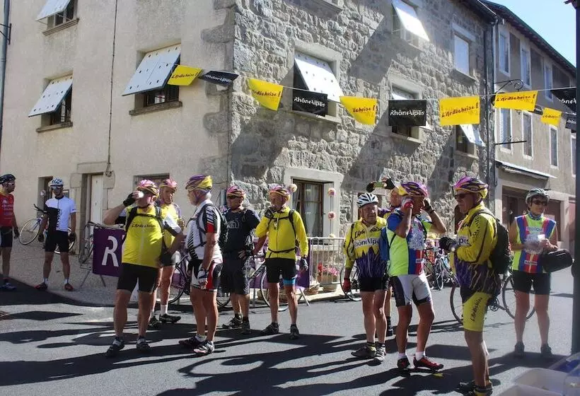 Aamiaismajoitus (B&B) Le Relais De Rochepaule