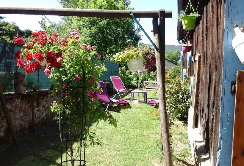 Aamiaismajoitus (B&B) Le Relais De Rochepaule