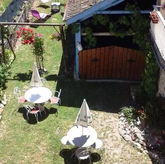 Aamiaismajoitus (B&B) Le Relais De Rochepaule