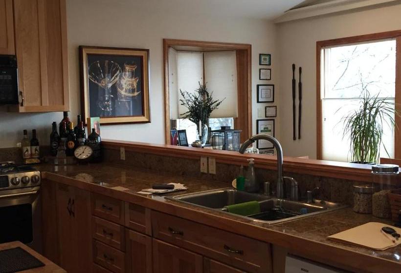 فندق 11th Avenue Bed And Breakfast