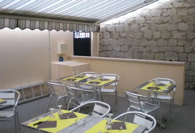 Hotelli Café De La Gare