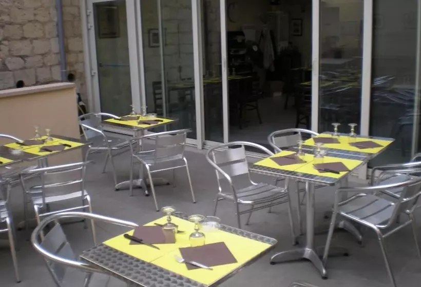 Hotelli Café De La Gare