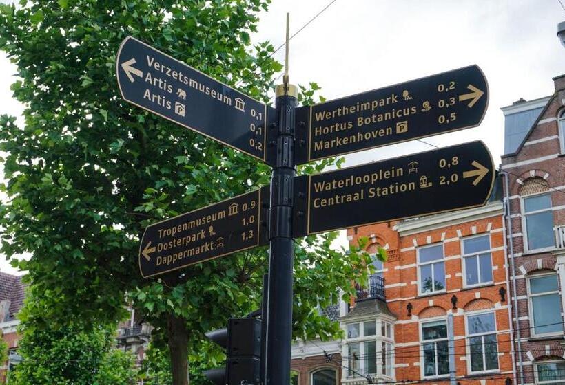 בית מלון כפרי De Jonker Urban Studios & Suites