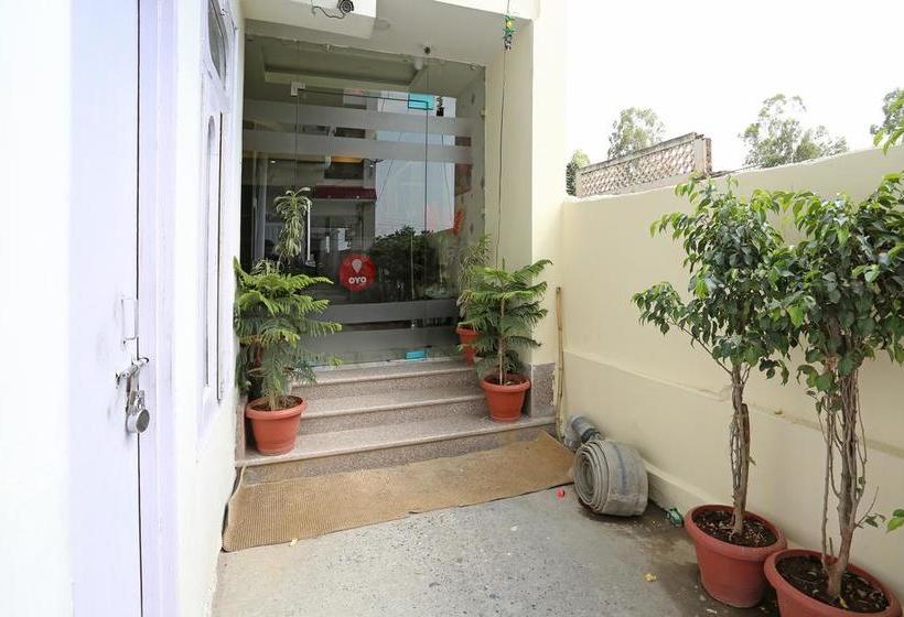 هتل Oyo 5540 Etiler