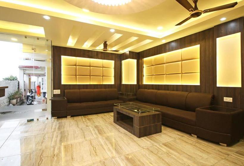 هتل Oyo 5540 Etiler