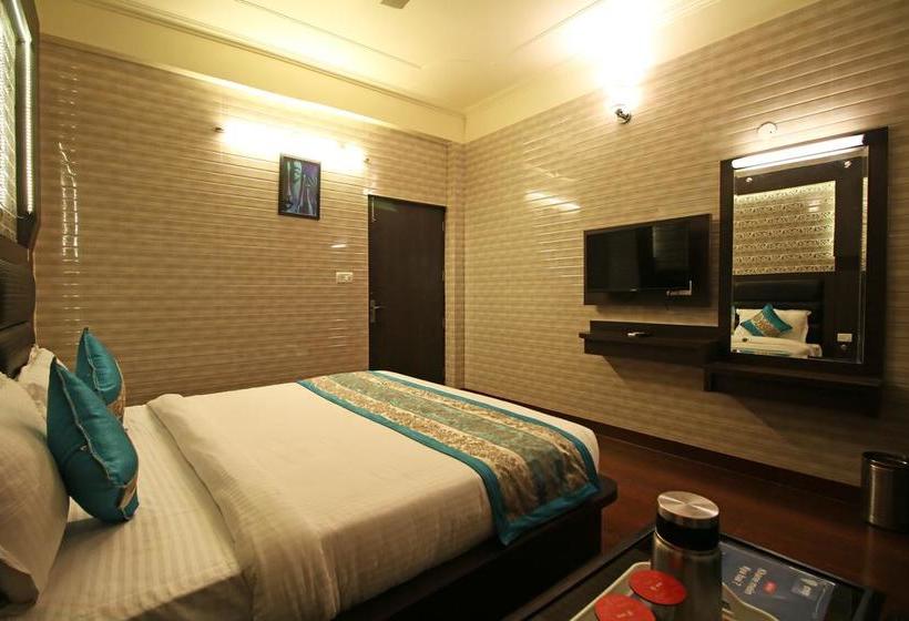 هتل Oyo 5540 Etiler