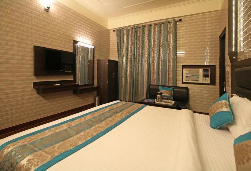 هتل Oyo 5540 Etiler