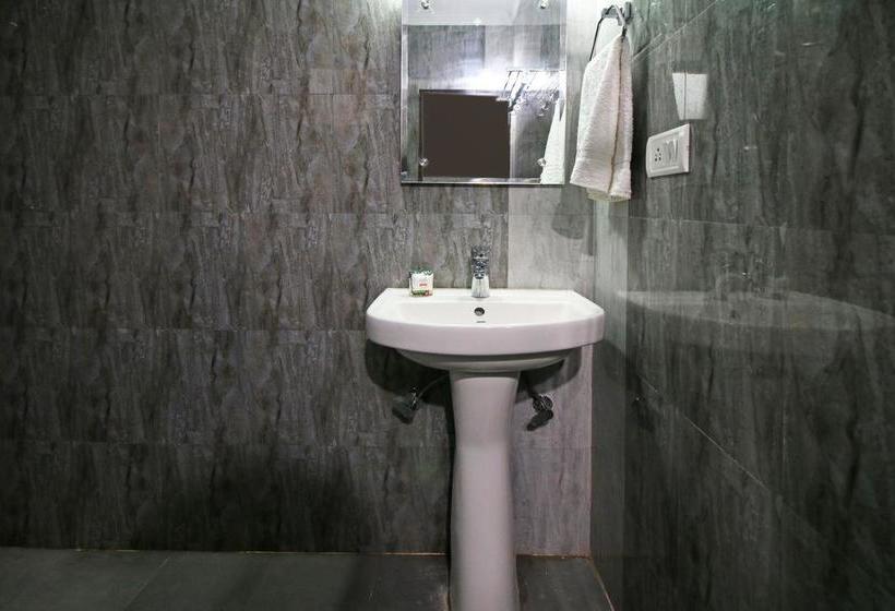 هتل Oyo 5540 Etiler