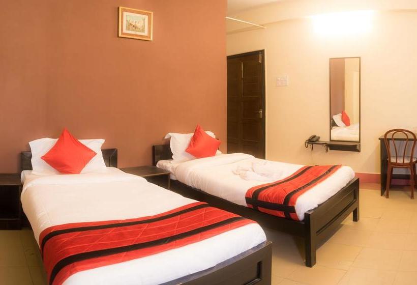 هتل Flagship 74922 Penguin Homes