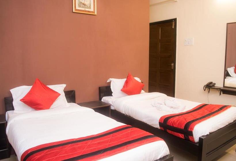 هتل Flagship 74922 Penguin Homes