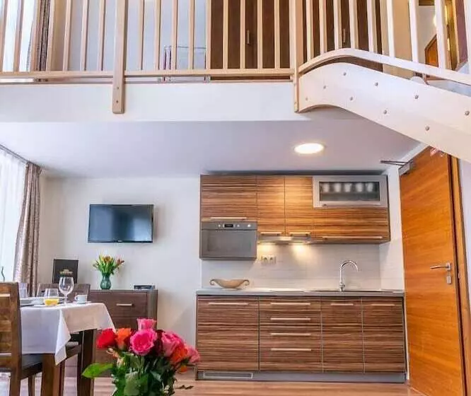 هتل Villa Gardenia