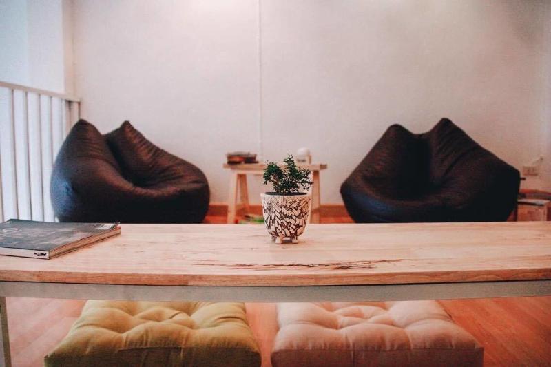 Sook Cafe And Youth Hostel