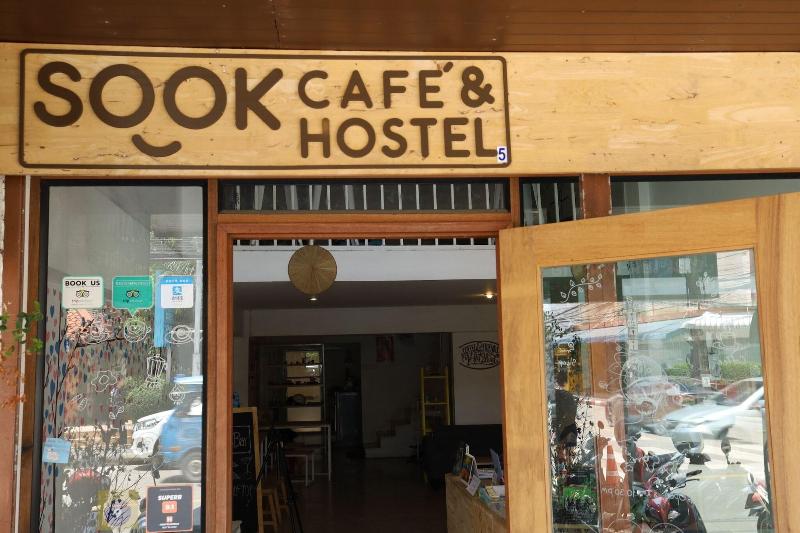 Sook Cafe And Youth Hostel