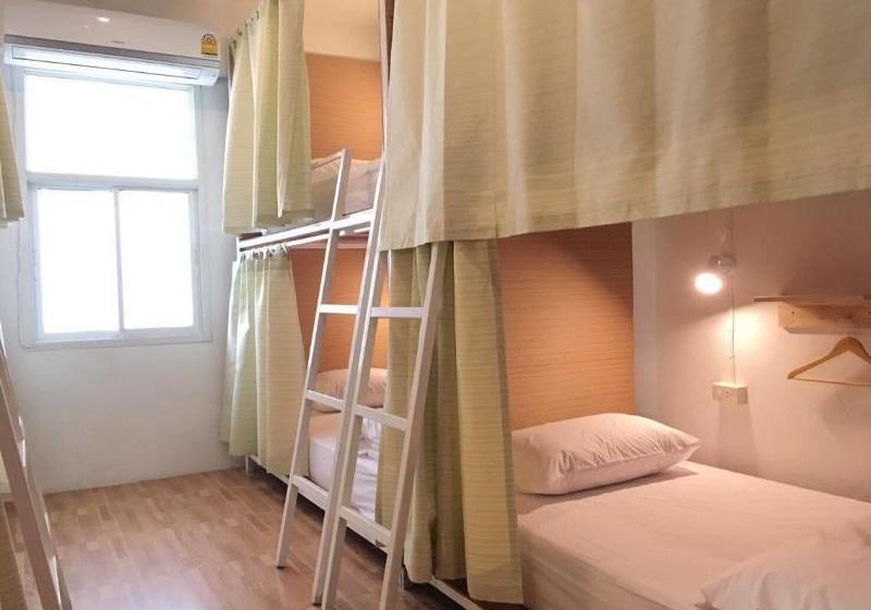 Sook Cafe And Youth Hostel