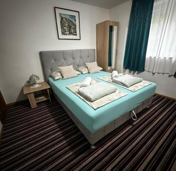 تختخواب و صبحانه Guest House Nana