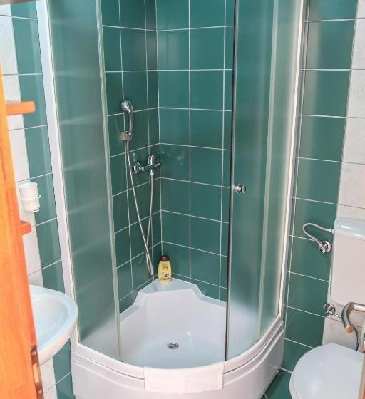 تختخواب و صبحانه Pansion Centar